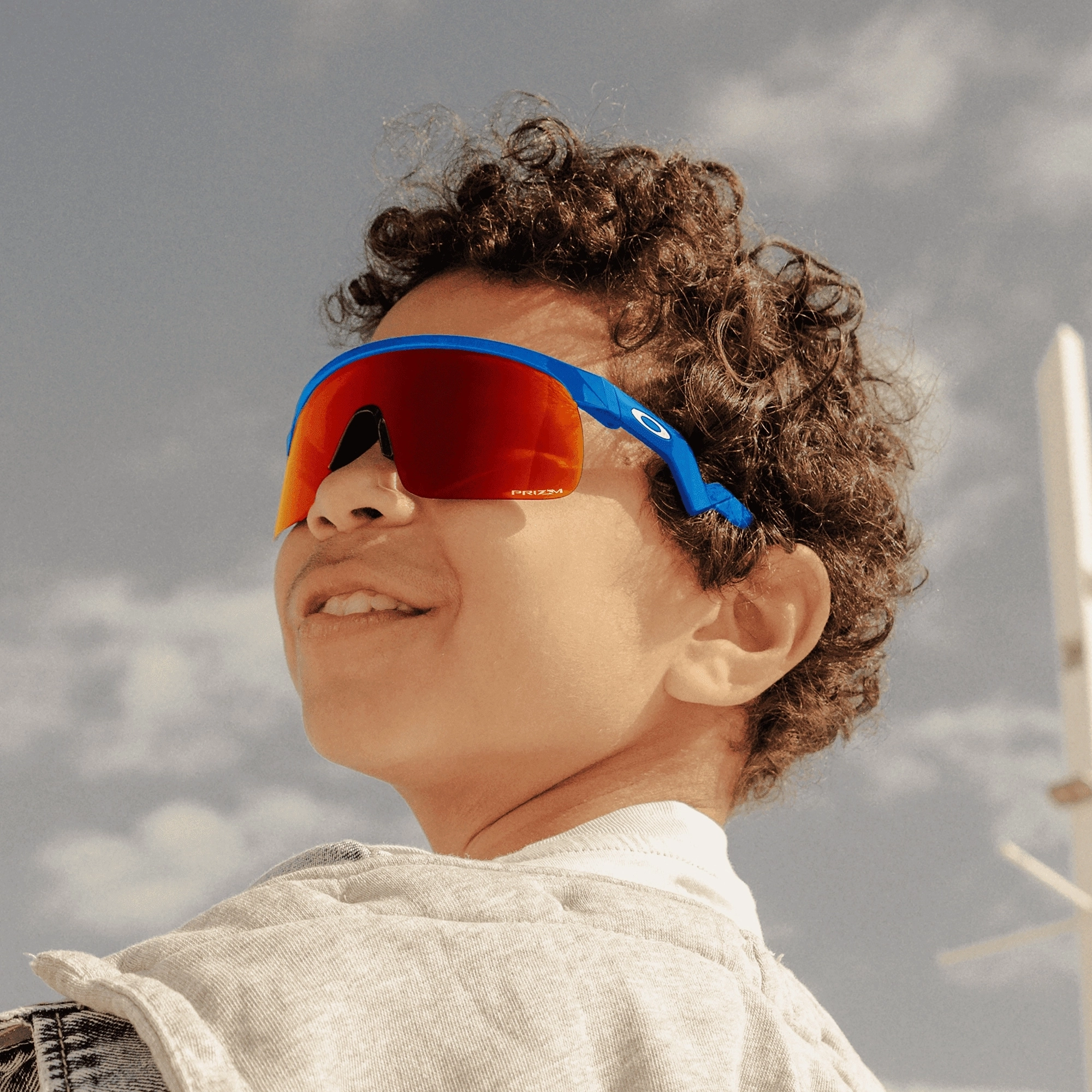 Oakley RESISTOR PRIZM (OJ9010-901030) | Unisex Çocuk Beyaz Güneş Gözlüğü